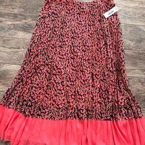 Truly 4 You Abstract Print Pleated Skirt – Elastic Waist – New with Tags